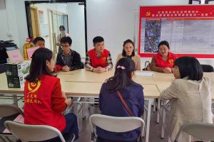 浓浓关爱暖人心，足球比分集团官网足球比分集团官网足球比分集团官网足球比分集团官网首页-足球比分(中国)-足球比分(中国)
集团党支部慰问困难单亲家庭